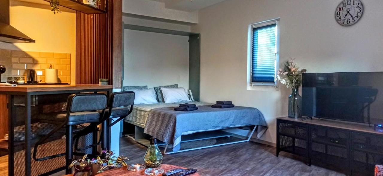 Malac-New Equipped Studio Apartment Within The City Core Novi Sad Exterior foto
